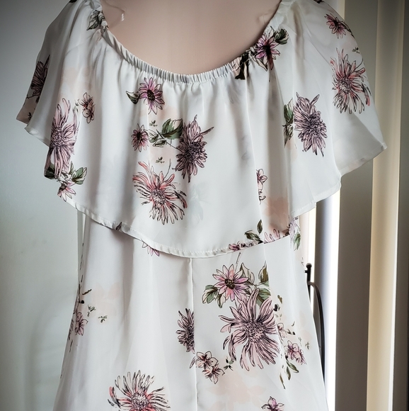 Clothes - Picture 3 of 4